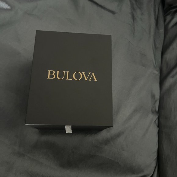 Stylish Bulova Men's Silver Watch - Picture 7 of 7